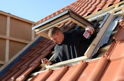 Pose de fenêtres de toit Velux à Plumont
